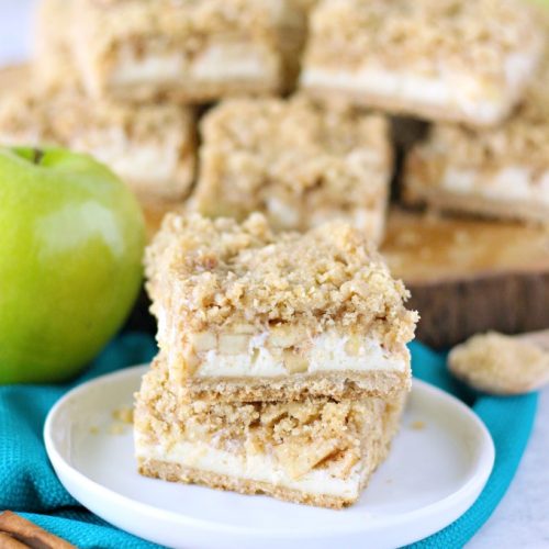 Apple Cheesecake Streusel Bars - Love and Confections